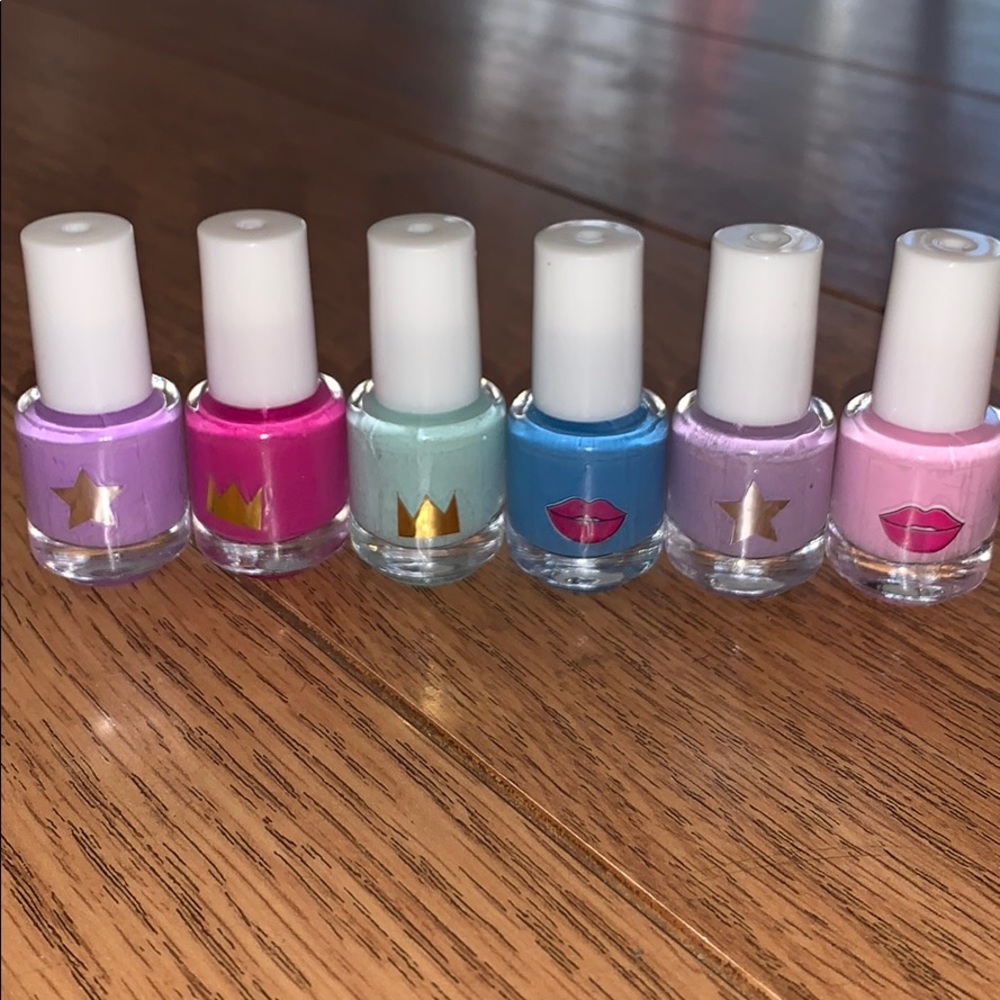 6 nail polishes